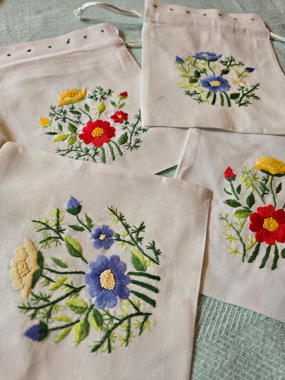 VADVIRÁG - zsinóros textiltasak választható mintával 15 x 20 cm - Greens Of Daisy